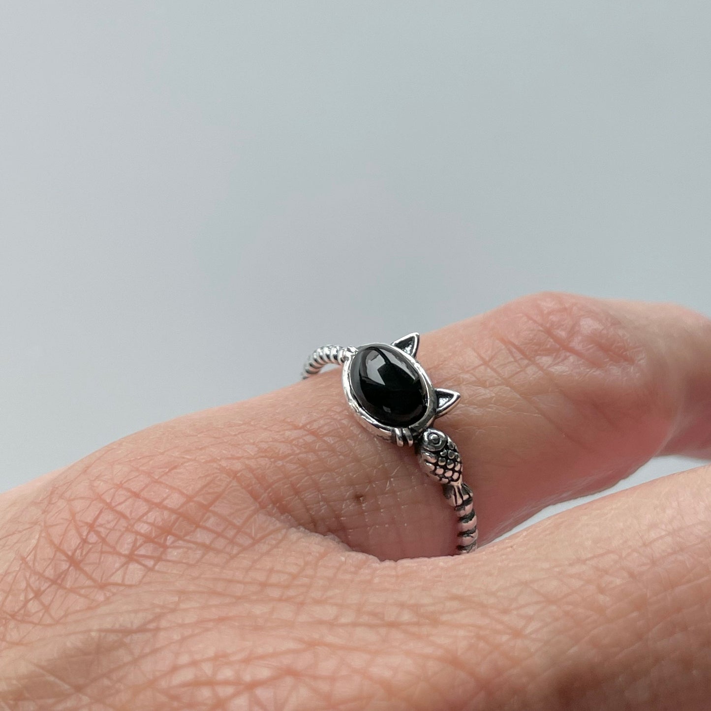 Sterling Silver Black Agate Cat & Fish Rope Ring - Oxidized Animal Jewelry