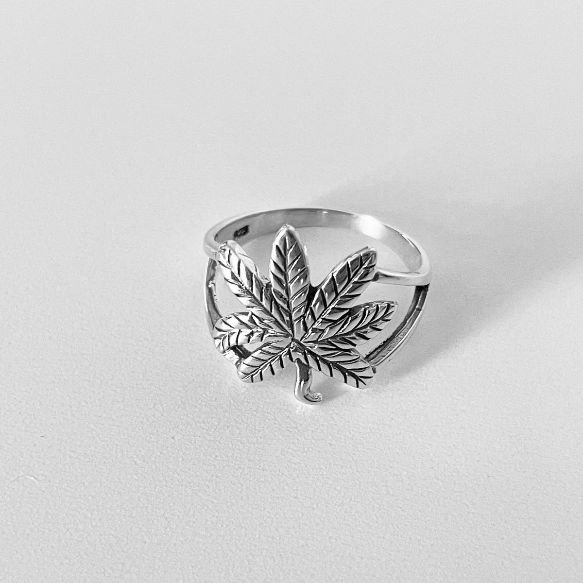 Sterling silver large marijuana Ring, cannabis leaf ring, promise ring, weed leaf ring, silver ring, marijuana ring, cannabis silver ring