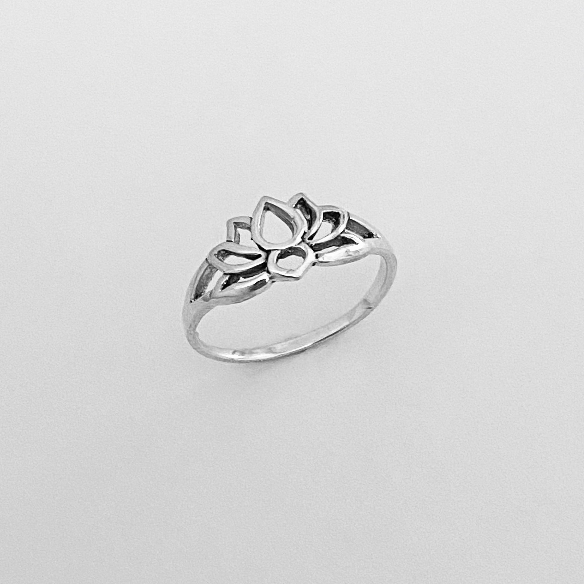 Sterling Silver Small Lotus Flower Ring, Silver Flower Ring, Promise Lotus Ring, Silver Love Ring, Dainty Flower Ring, Yoga Ring, Boho Ring,