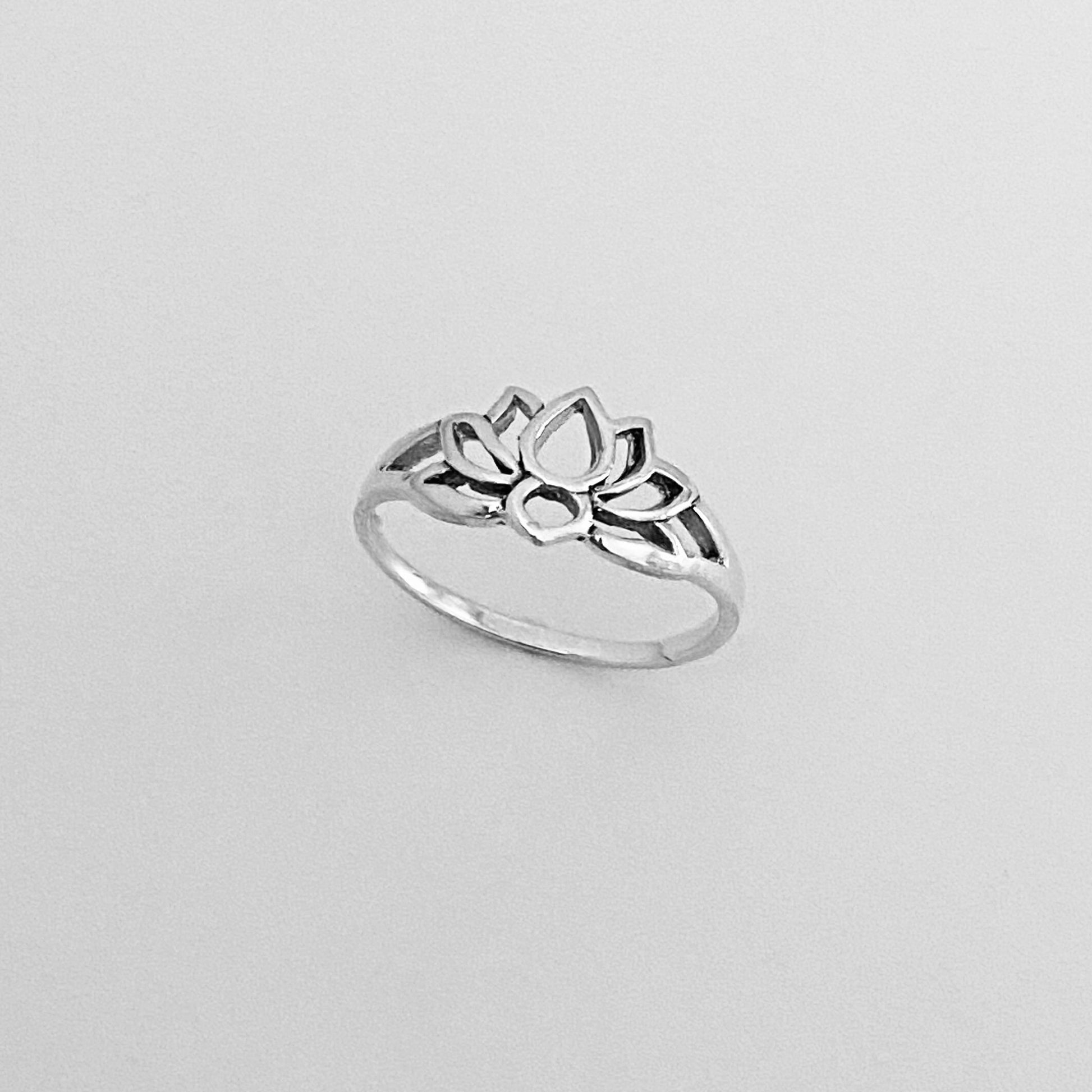 Sterling Silver Small Lotus Flower Ring, Silver Flower Ring, Promise Lotus Ring, Silver Love Ring, Dainty Flower Ring, Yoga Ring, Boho Ring,