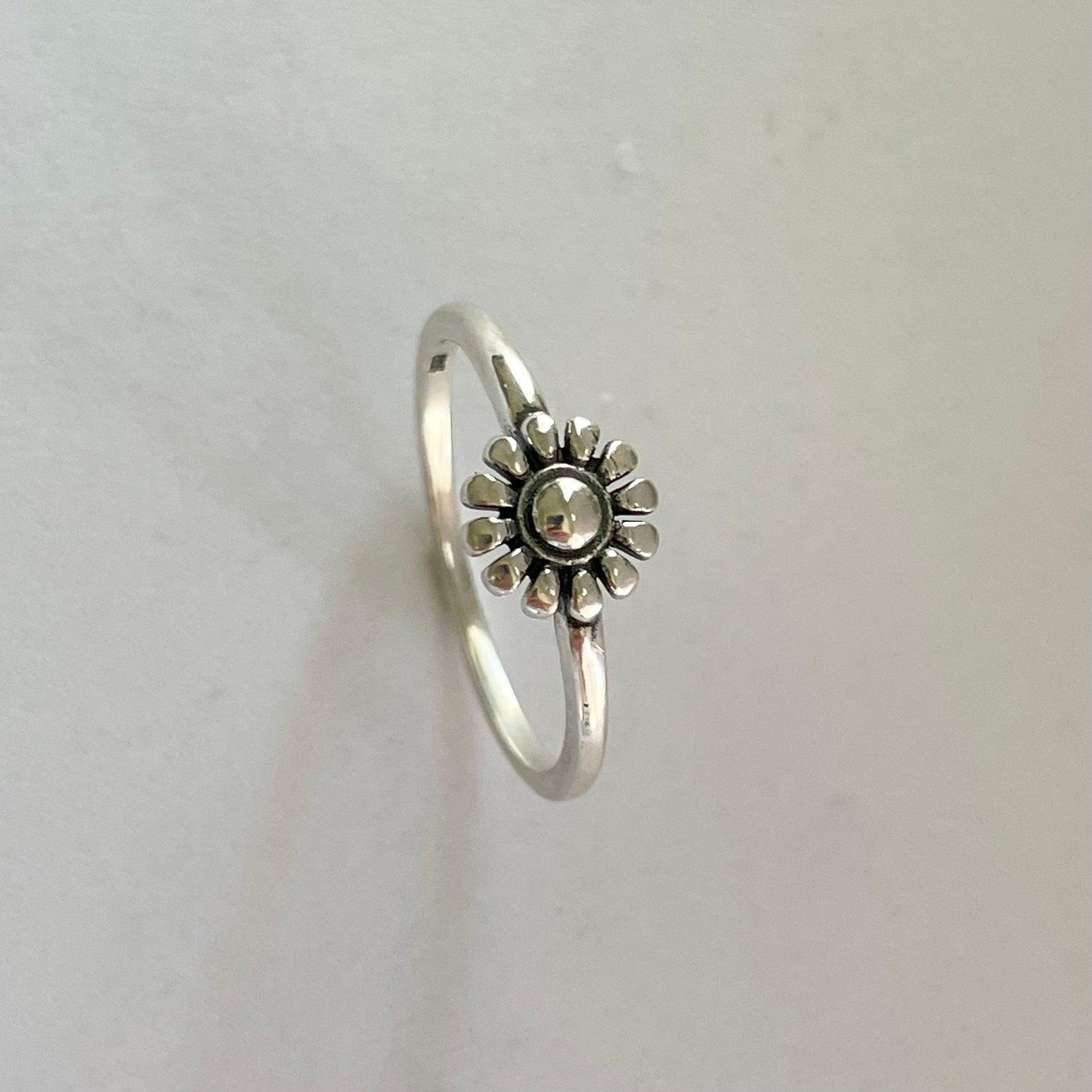 Sterling Silver Daisy Flower Ring, Daisy Ring, Statement Ring, Danity Ring, Flower Ring, Boho Ring, Statement Ring.