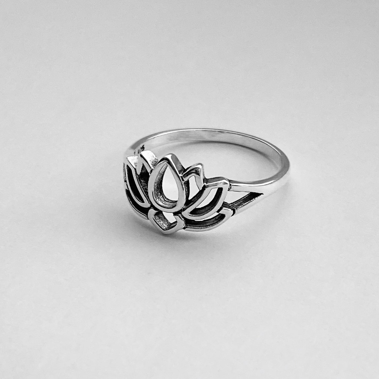 Sterling Silver Small Lotus Flower Ring, Silver Flower Ring, Promise Lotus Ring, Silver Love Ring, Dainty Flower Ring, Yoga Ring, Boho Ring,