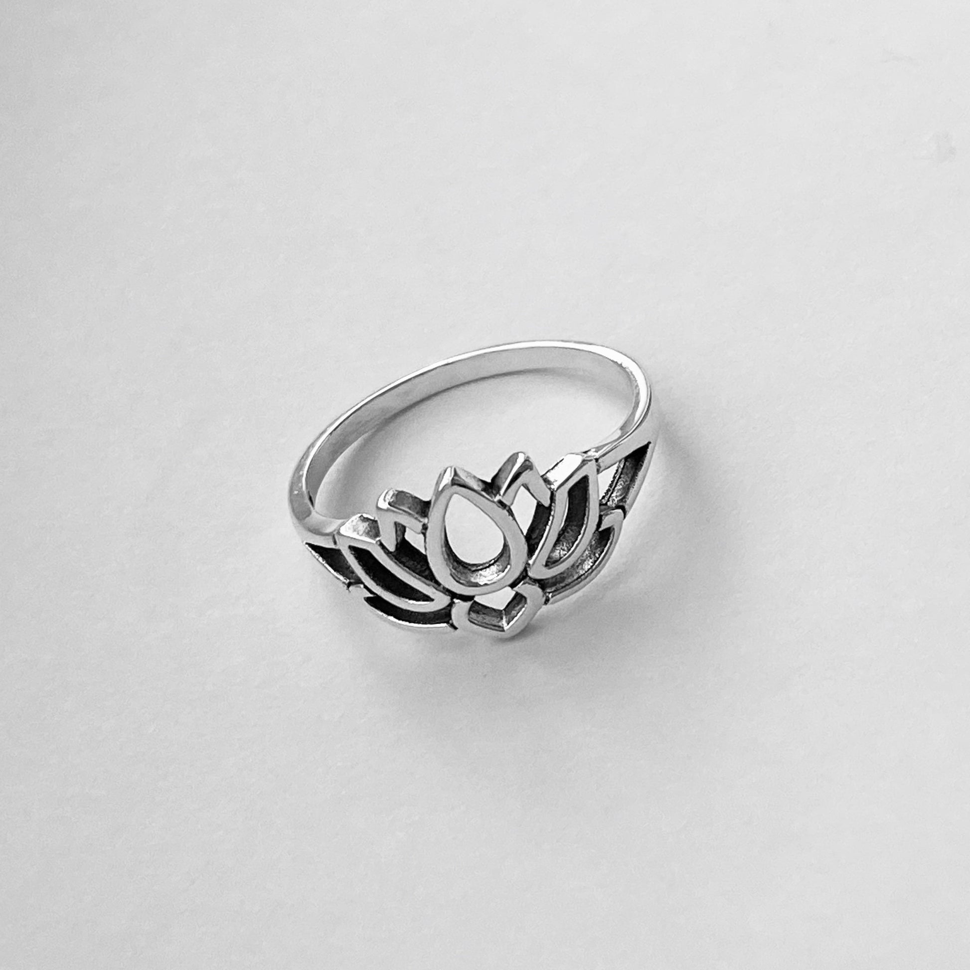 Sterling Silver Small Lotus Flower Ring, Silver Flower Ring, Promise Lotus Ring, Silver Love Ring, Dainty Flower Ring, Yoga Ring, Boho Ring,