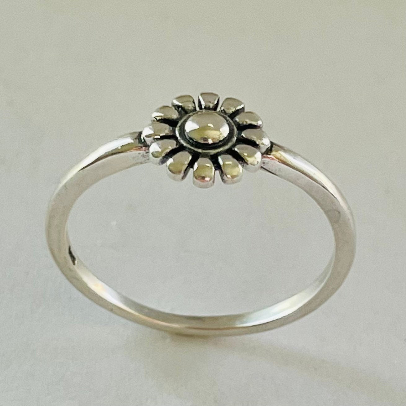 Sterling Silver Daisy Flower Ring, Daisy Ring, Statement Ring, Danity Ring, Flower Ring, Boho Ring, Statement Ring.