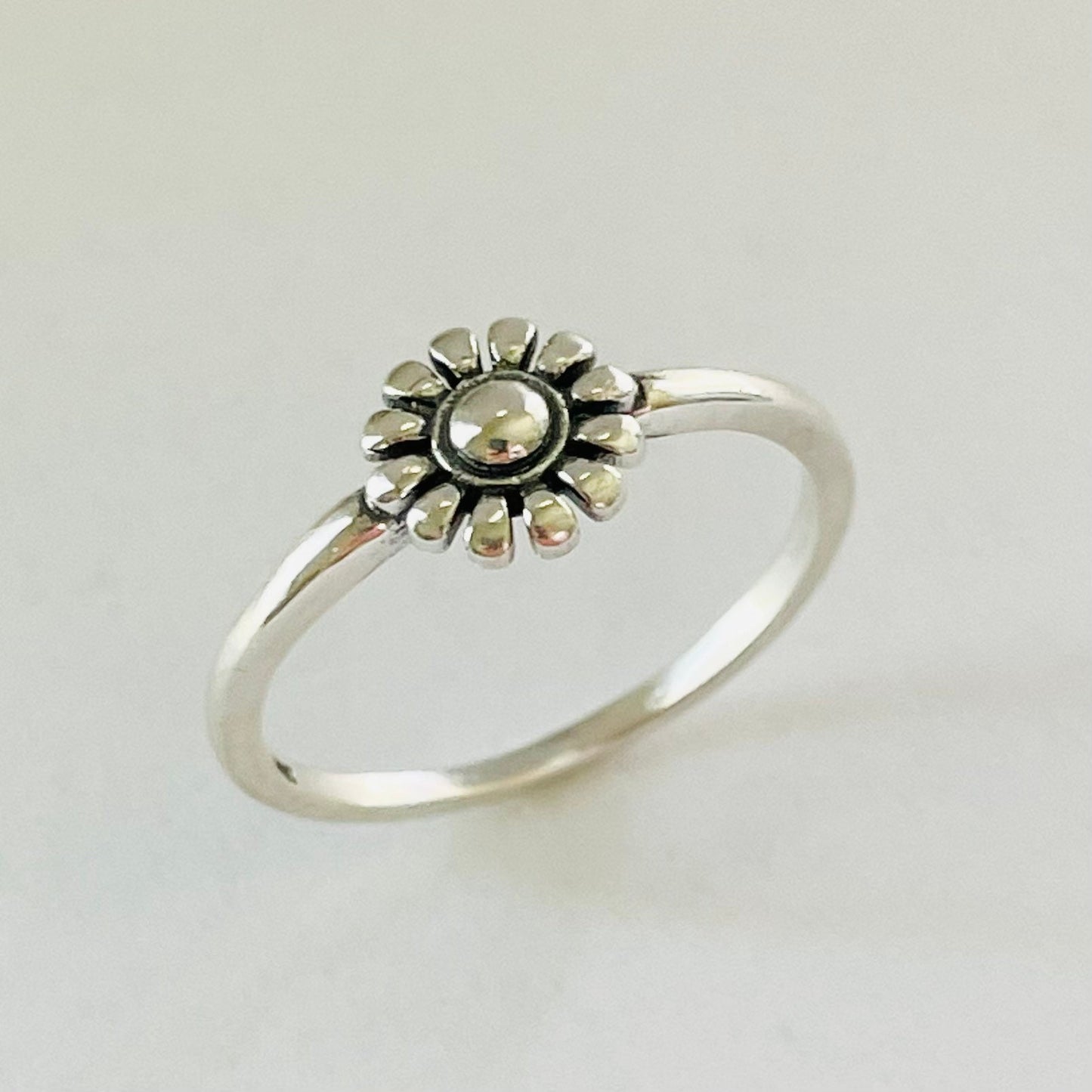 Sterling Silver Daisy Flower Ring, Daisy Ring, Statement Ring, Danity Ring, Flower Ring, Boho Ring, Statement Ring.