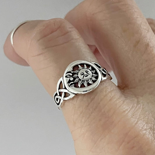 Unisex Sun and Moon Celtic Sterling Silver Ring, Celestial Ring, Triquetra Ring, Silver Moon Ring, Celtic Moon Ring, Promise Silver Ring