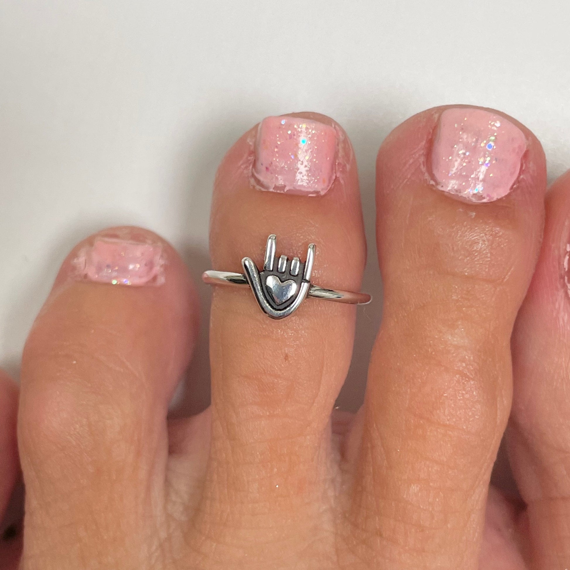 Sterling Silver 'I Love You' Sign Toe Ring: Oxidized Heart Detail