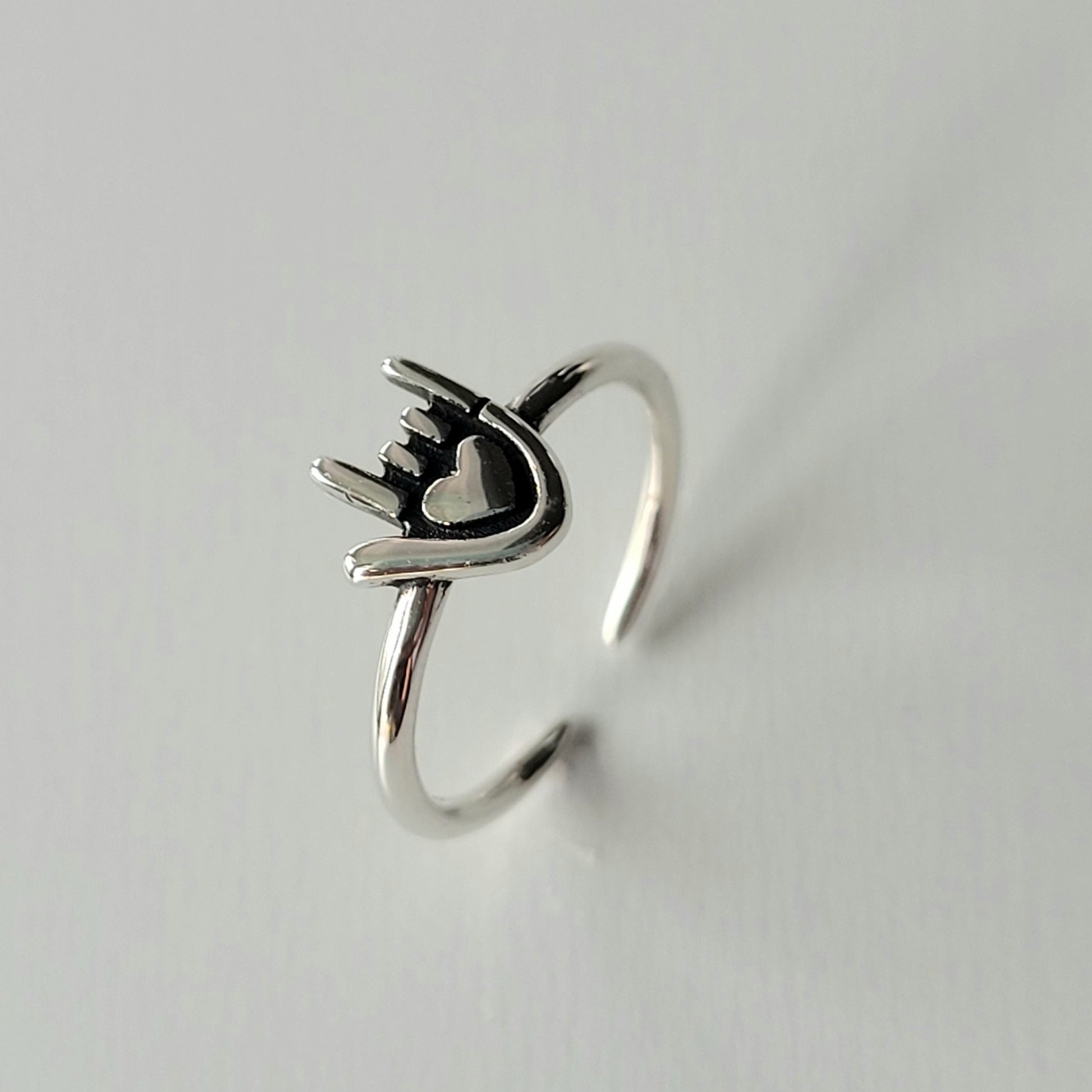 Sterling Silver 'I Love You' Sign Toe Ring: Oxidized Heart Detail