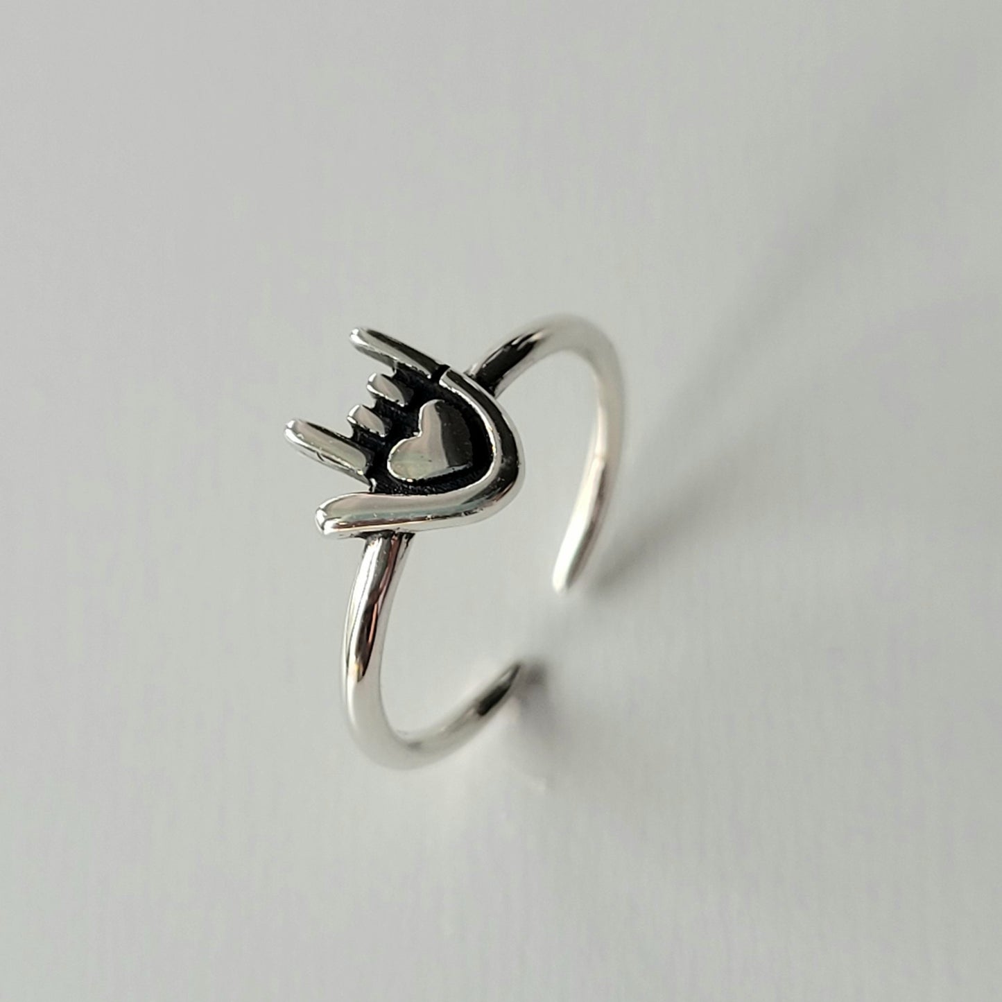 Sterling Silver 'I Love You' Sign Toe Ring: Oxidized Heart Detail