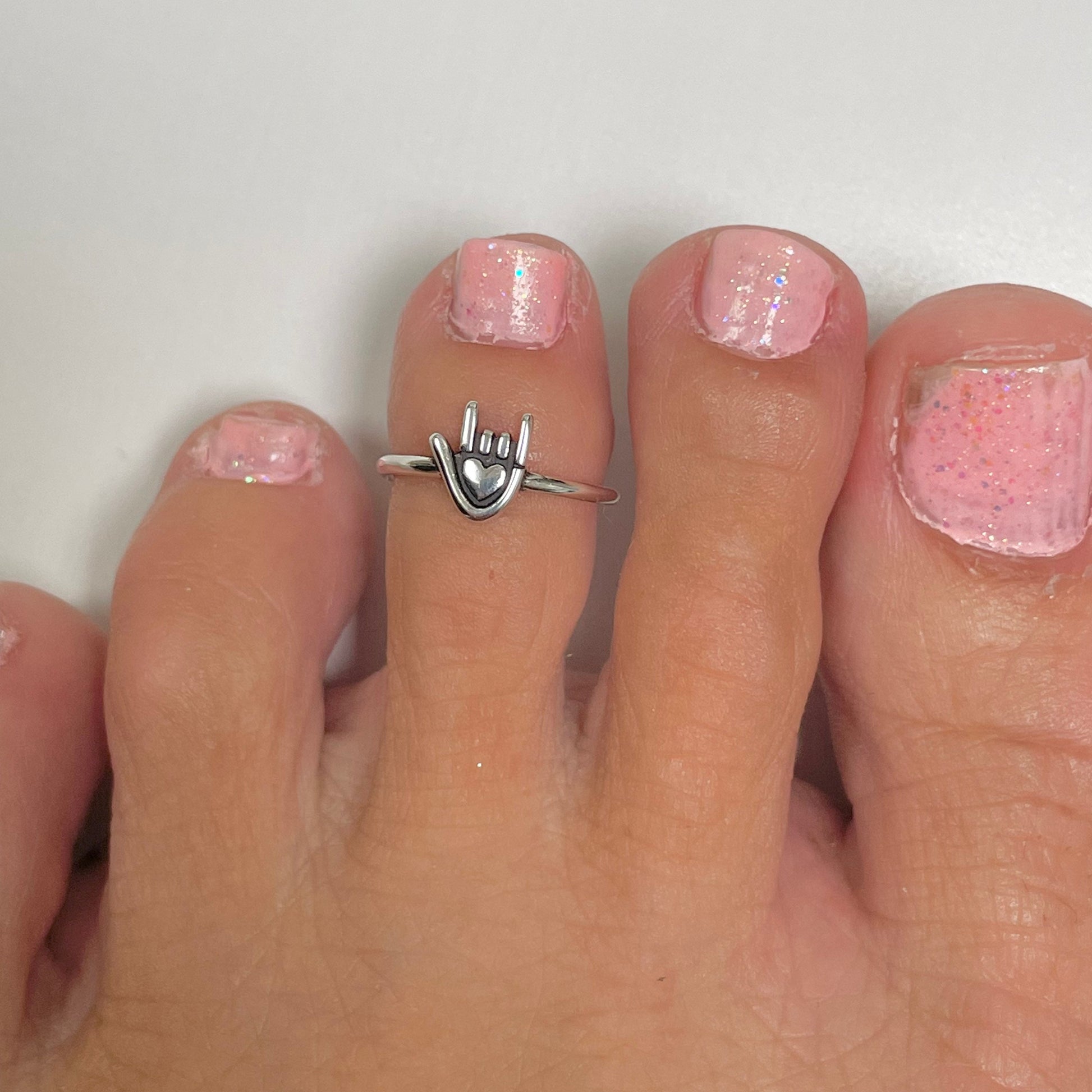 Sterling Silver 'I Love You' Sign Toe Ring: Oxidized Heart Detail
