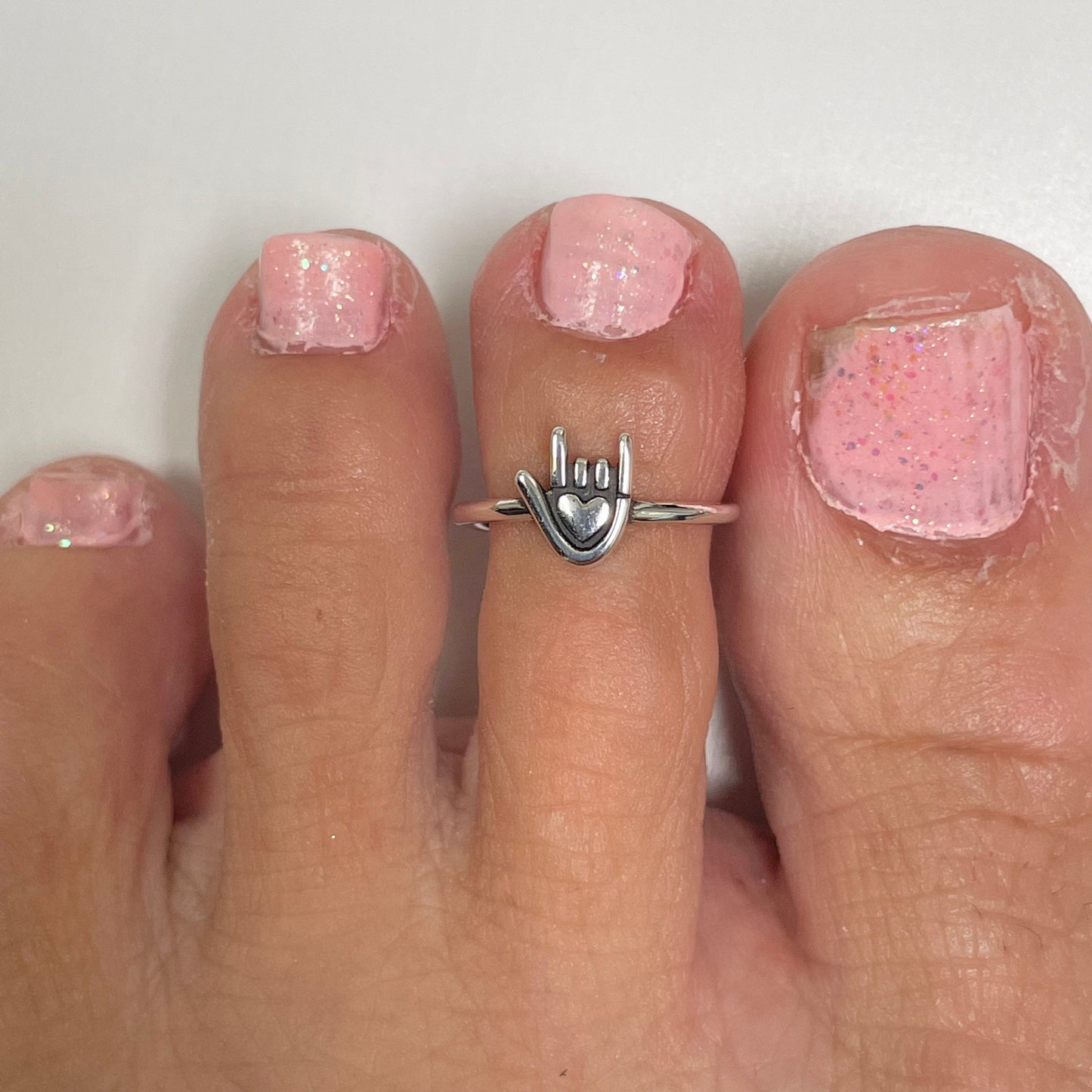 Sterling Silver 'I Love You' Sign Toe Ring: Oxidized Heart Detail