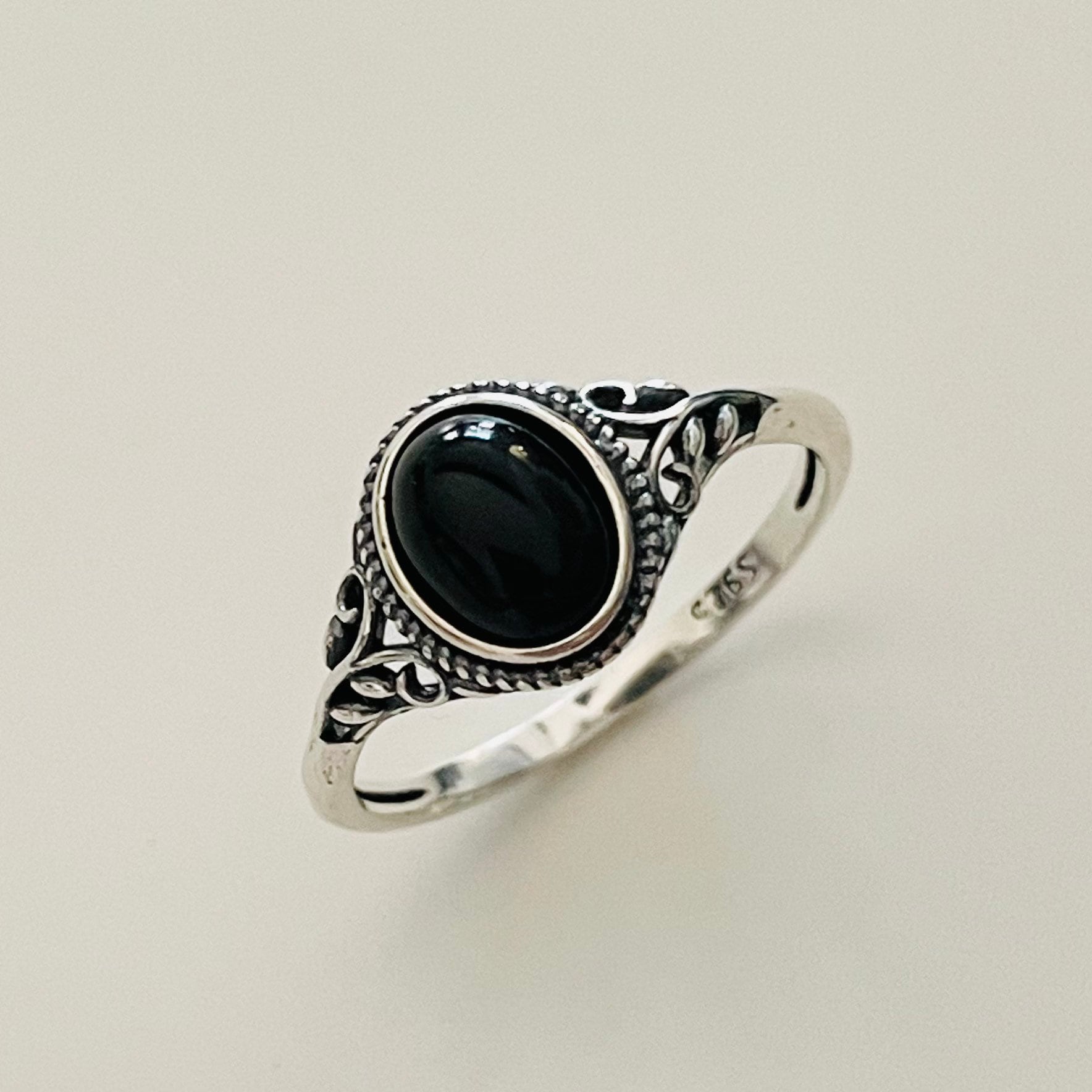 Sterling Silver Vintage Black Agate or Blue Opal Filigree Ring, Swirl Ring, Silver Ring, Black Onyx Ring, Love Ring, Opal Ring, Wedding Ring