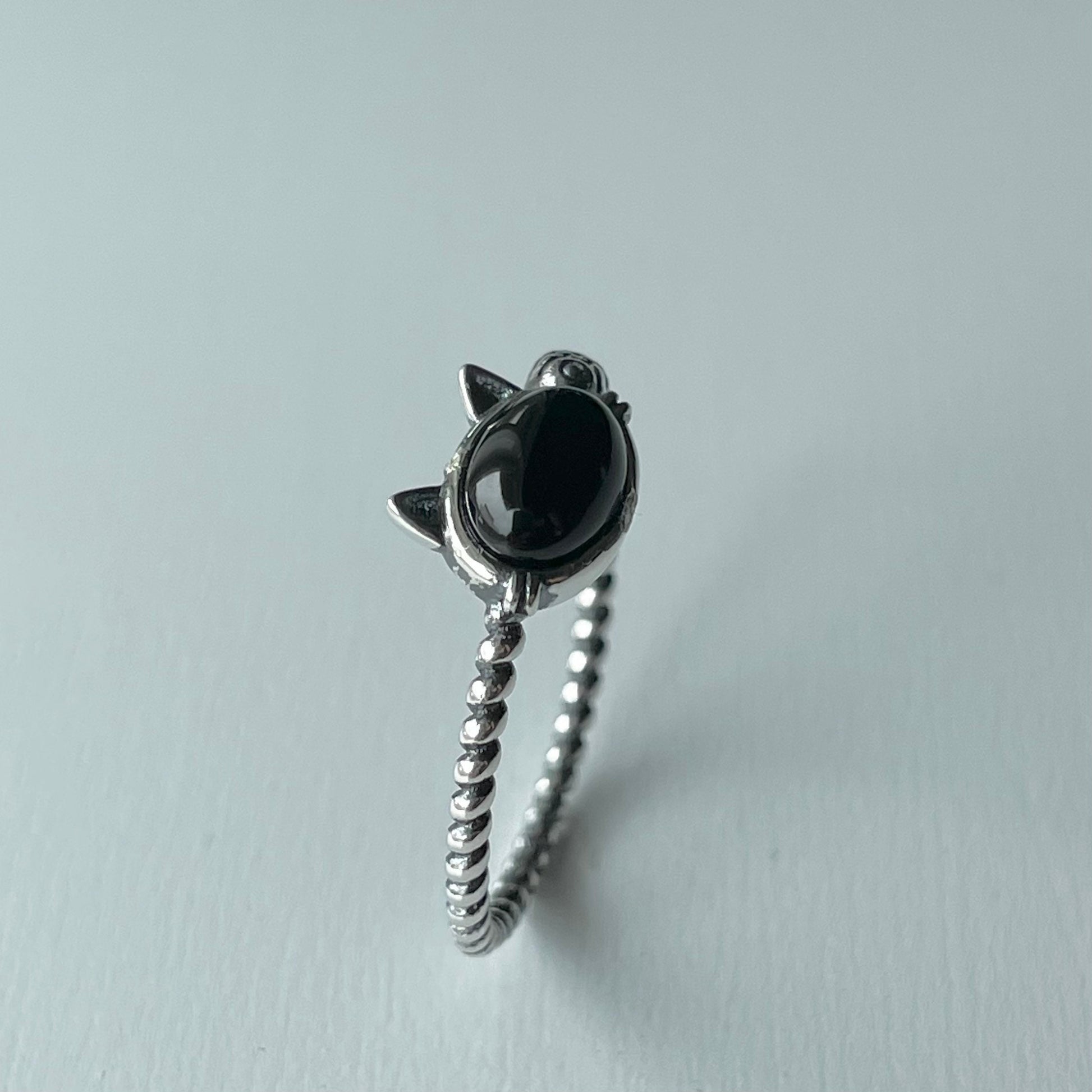 Sterling Silver Black Agate Cat & Fish Rope Ring - Oxidized Animal Jewelry