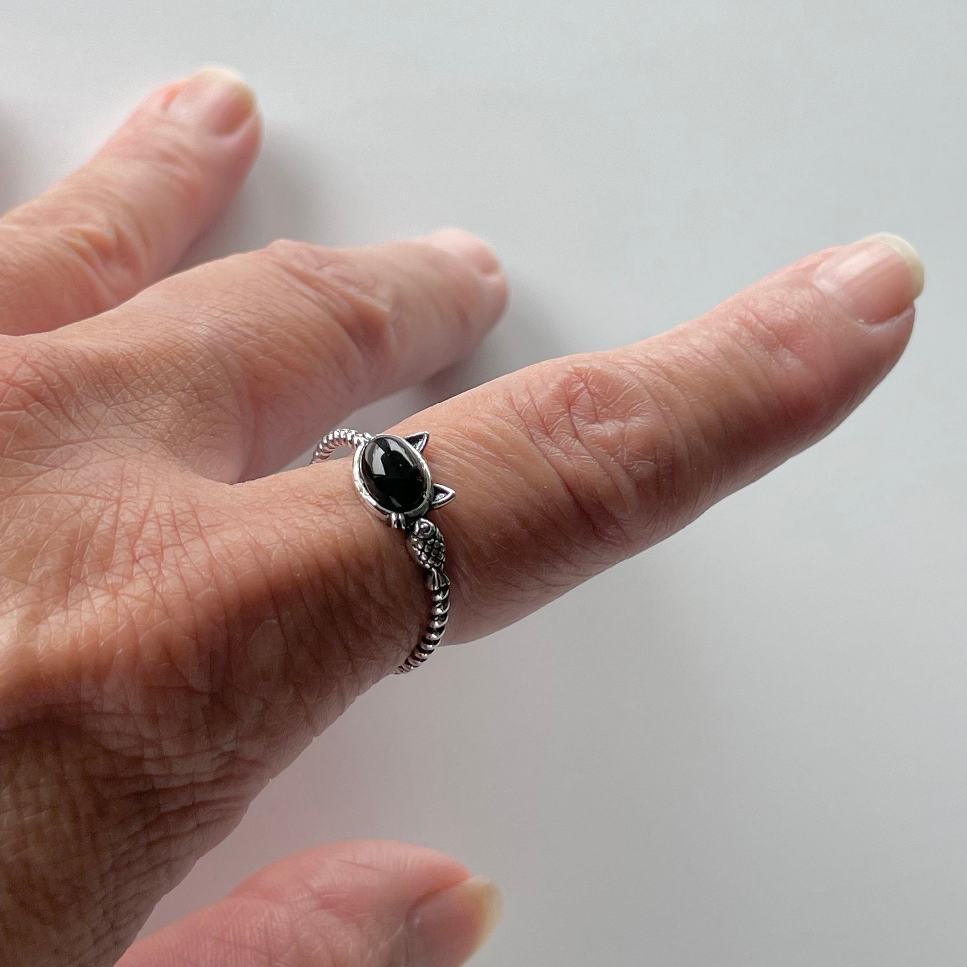 Sterling Silver Black Agate Cat & Fish Rope Ring - Oxidized Animal Jewelry