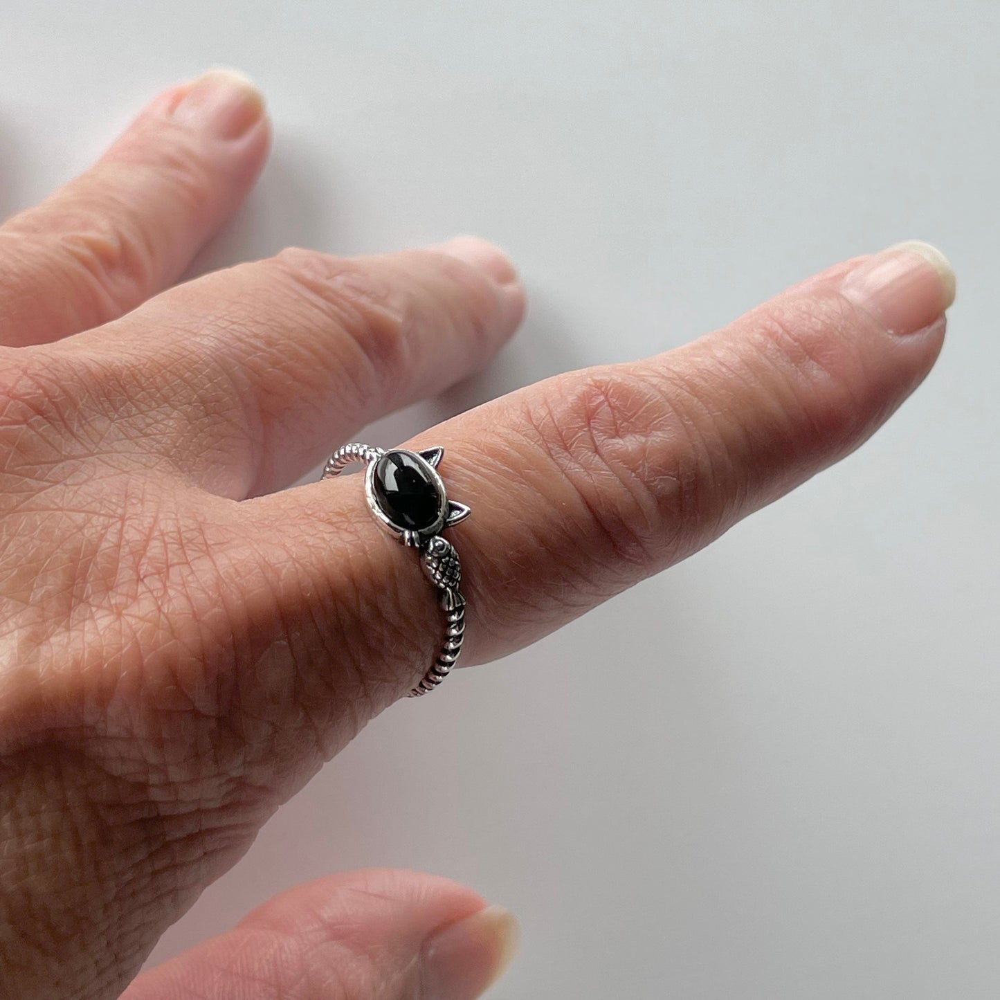 Sterling Silver Black Agate Cat & Fish Rope Ring - Oxidized Animal Jewelry