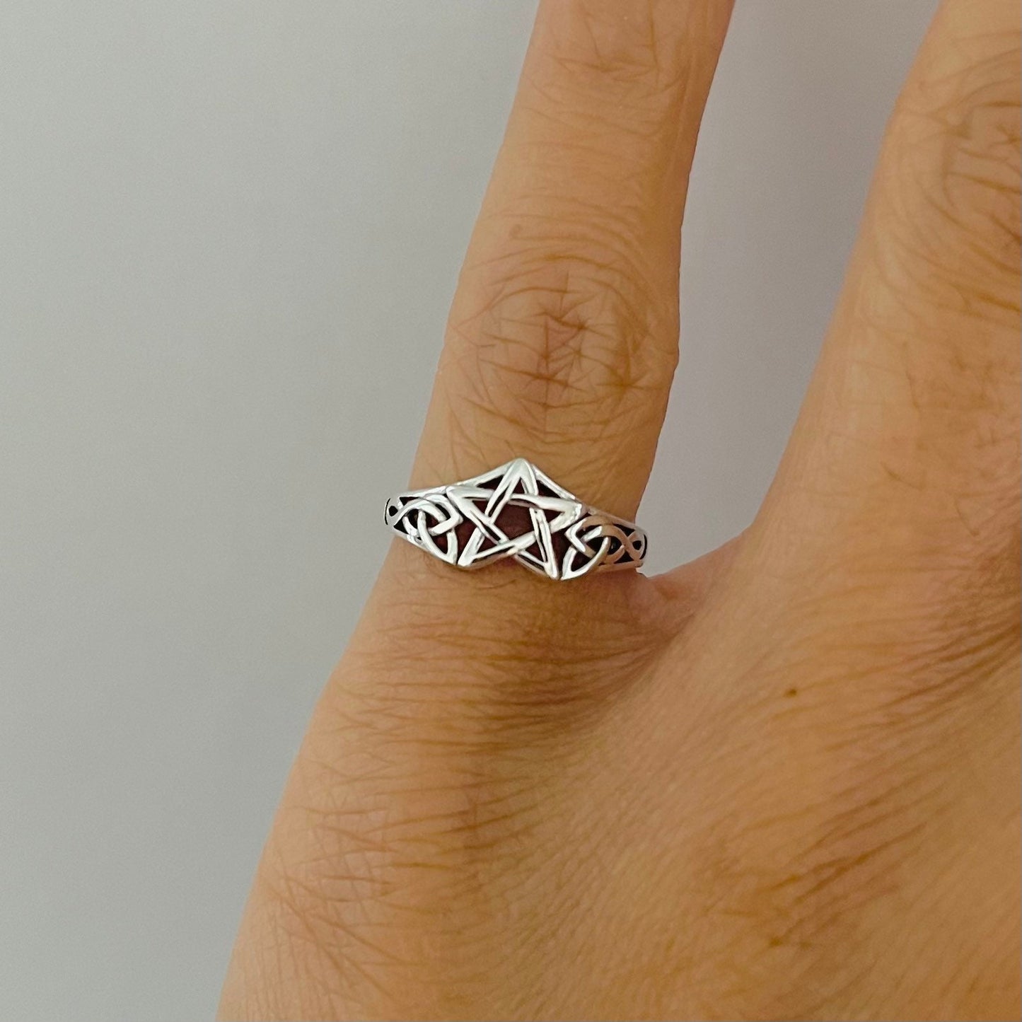 Sterling silver Star Celtic Knott Ring, Silver Celtic Band, Silver Star Band, Love Ring, Celtic Star Ring, Promise Ring, Statement Ring.