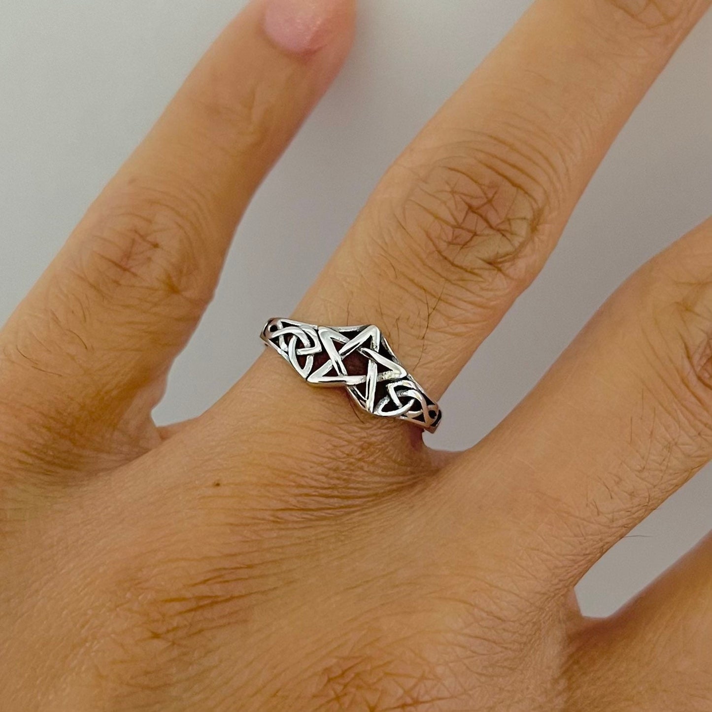 Sterling silver Star Celtic Knott Ring, Silver Celtic Band, Silver Star Band, Love Ring, Celtic Star Ring, Promise Ring, Statement Ring.