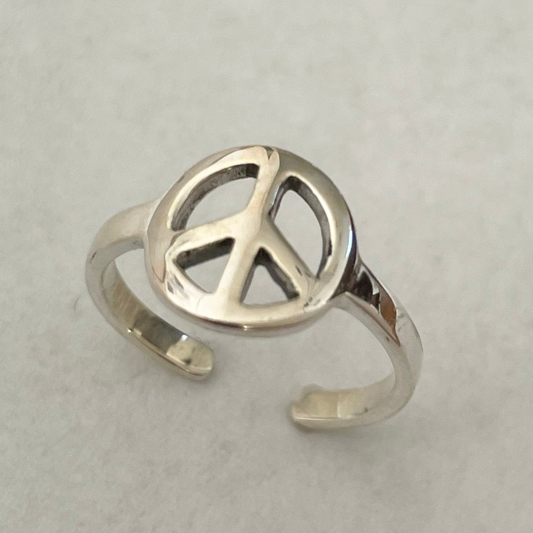 Peace Sign Sterling Silver Toe Ring, Hippie Toe Ring, Silver Toe Ring, Peace Toe Ring, Midi Ring, Statement Toe Ring