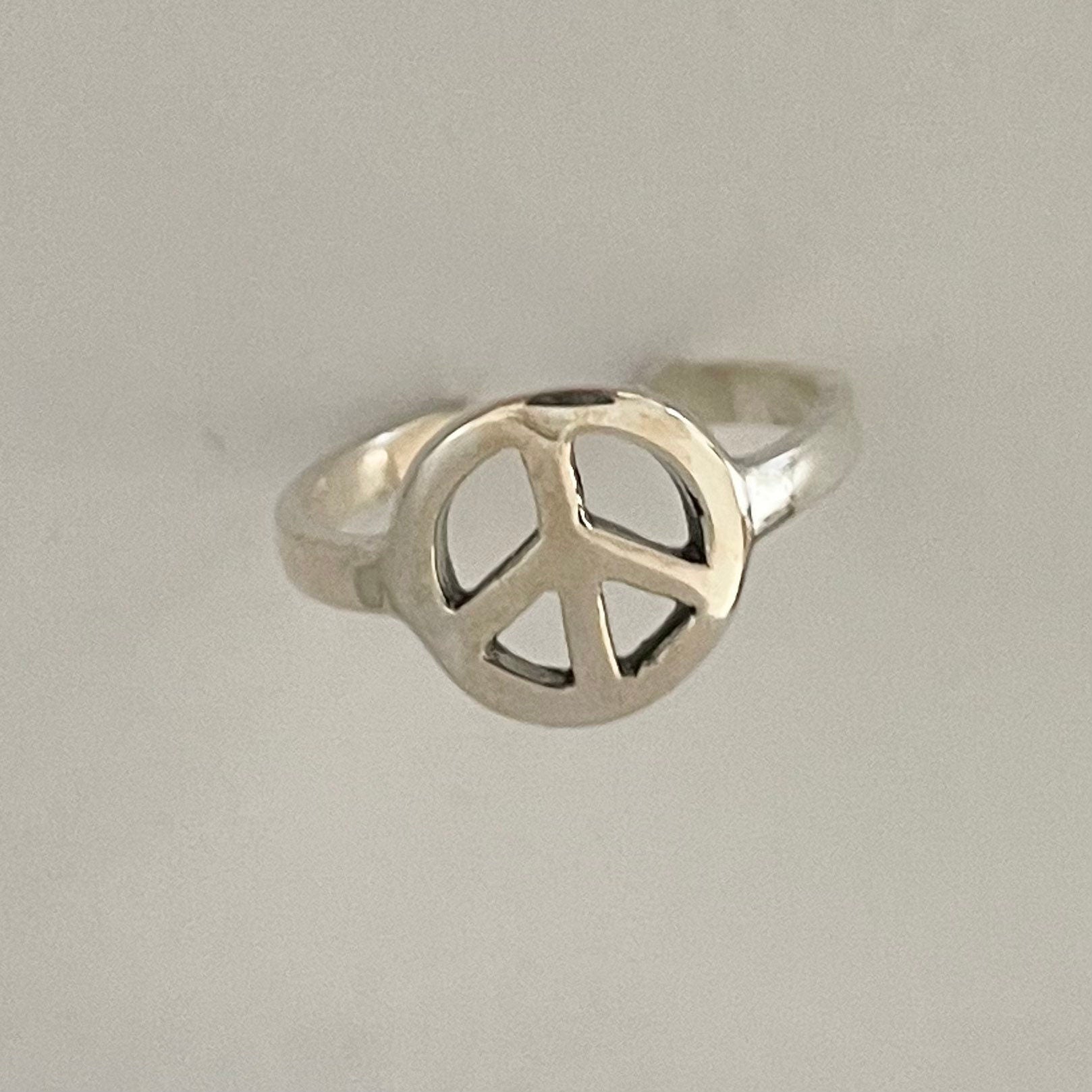 Peace Sign Sterling Silver Toe Ring, Hippie Toe Ring, Silver Toe Ring, Peace Toe Ring, Midi Ring, Statement Toe Ring