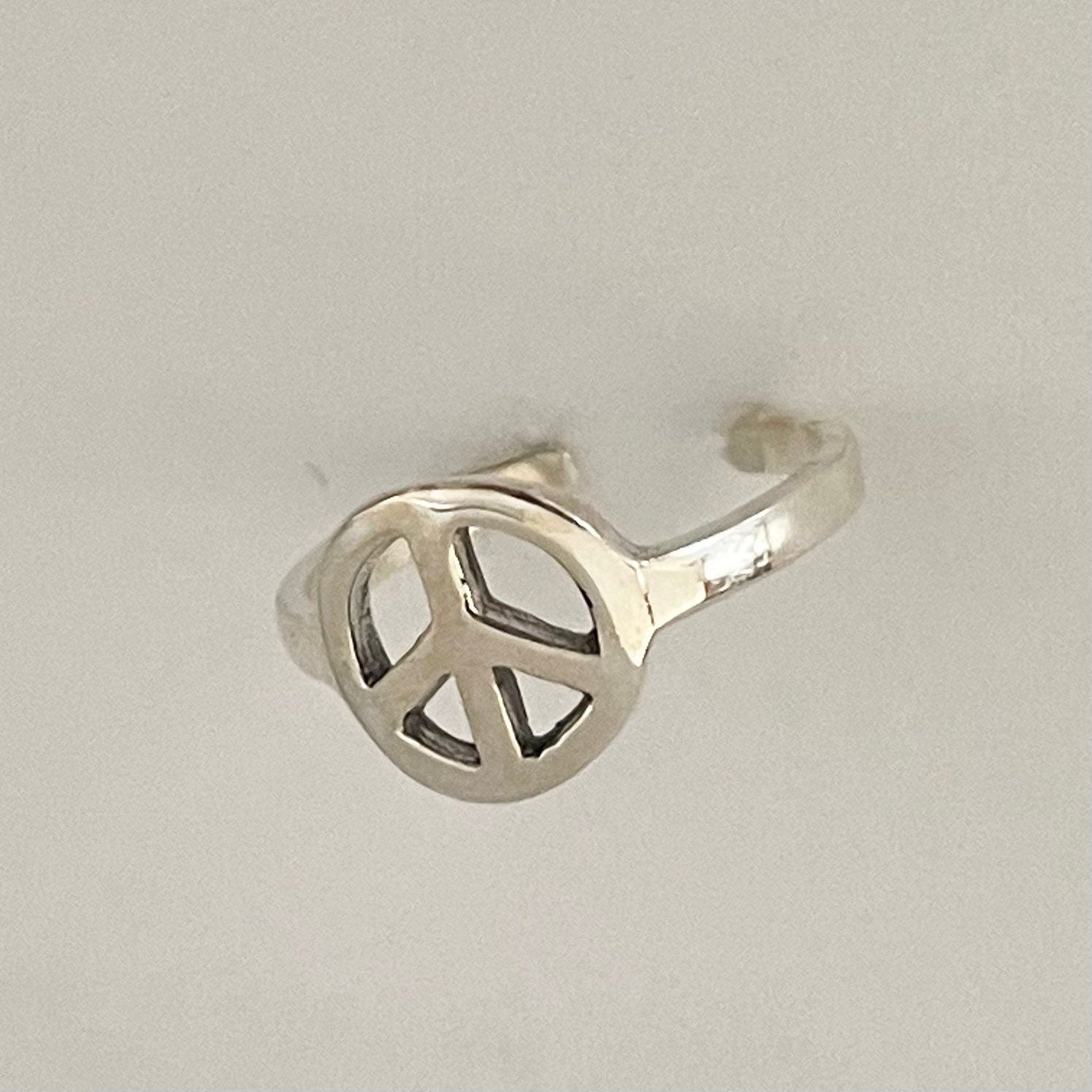 Peace Sign Sterling Silver Toe Ring, Hippie Toe Ring, Silver Toe Ring, Peace Toe Ring, Midi Ring, Statement Toe Ring