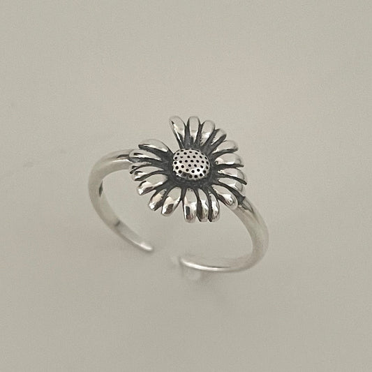 Daisy Flower Sterling Silver Toe Ring - Daisy Toe Ring - Midi Ring - Adjustable Band - Silver Band Toe Ring - Floral Toe Ring.