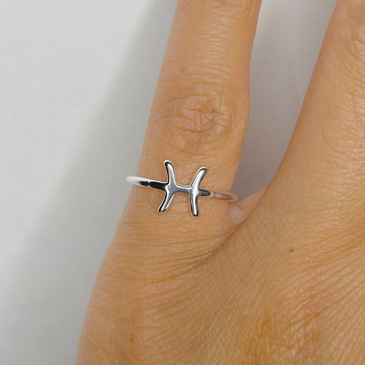 Sterling Silver Pisces Ring: Dainty Horoscope Astrology Ring
