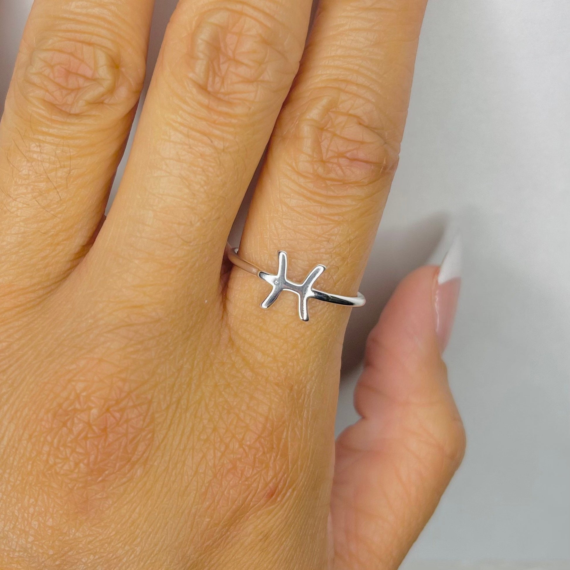 Sterling Silver Pisces Ring: Dainty Horoscope Astrology Ring