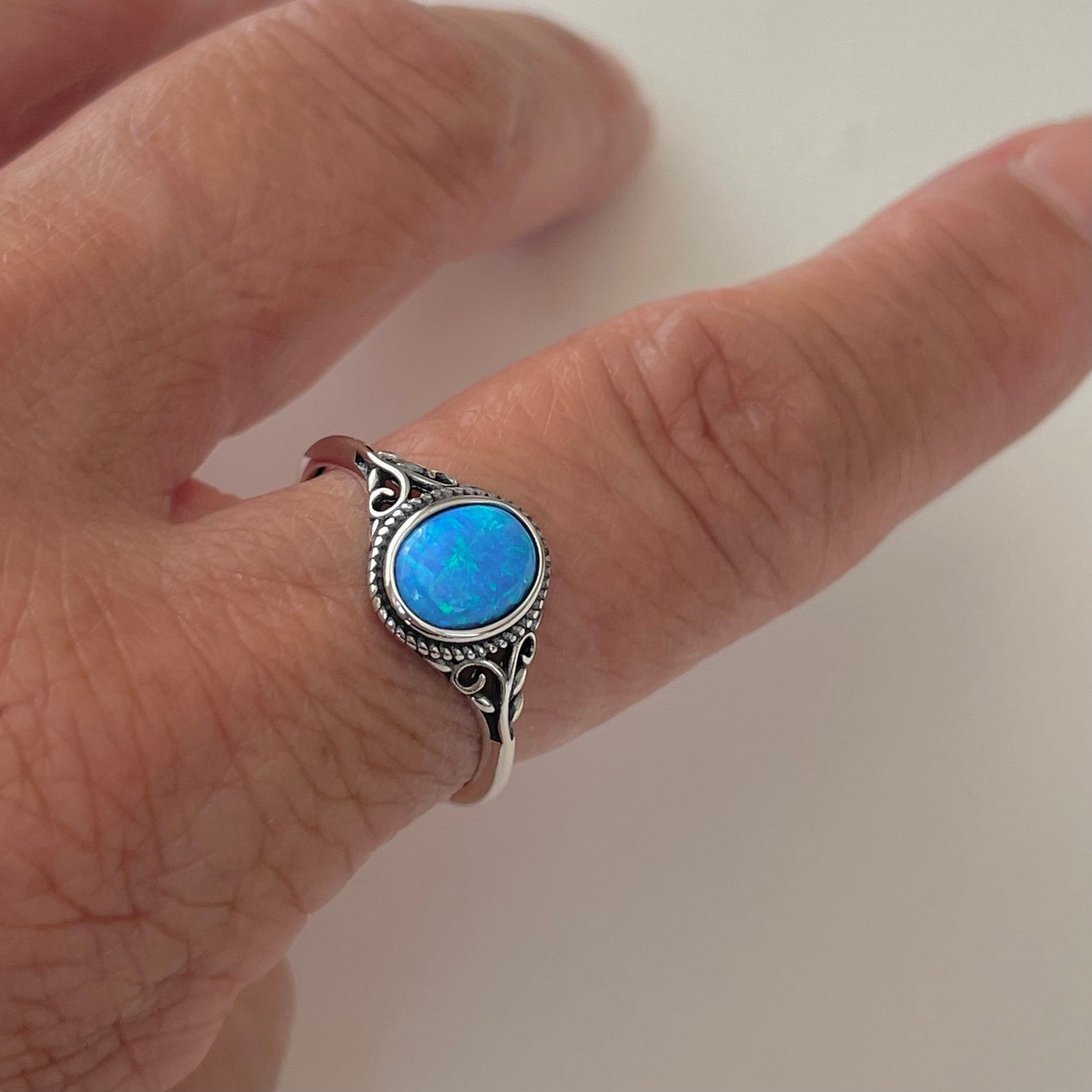 Sterling Silver Vintage Black Agate or Blue Opal Filigree Ring, Swirl Ring, Silver Ring, Black Onyx Ring, Love Ring, Opal Ring, Wedding Ring