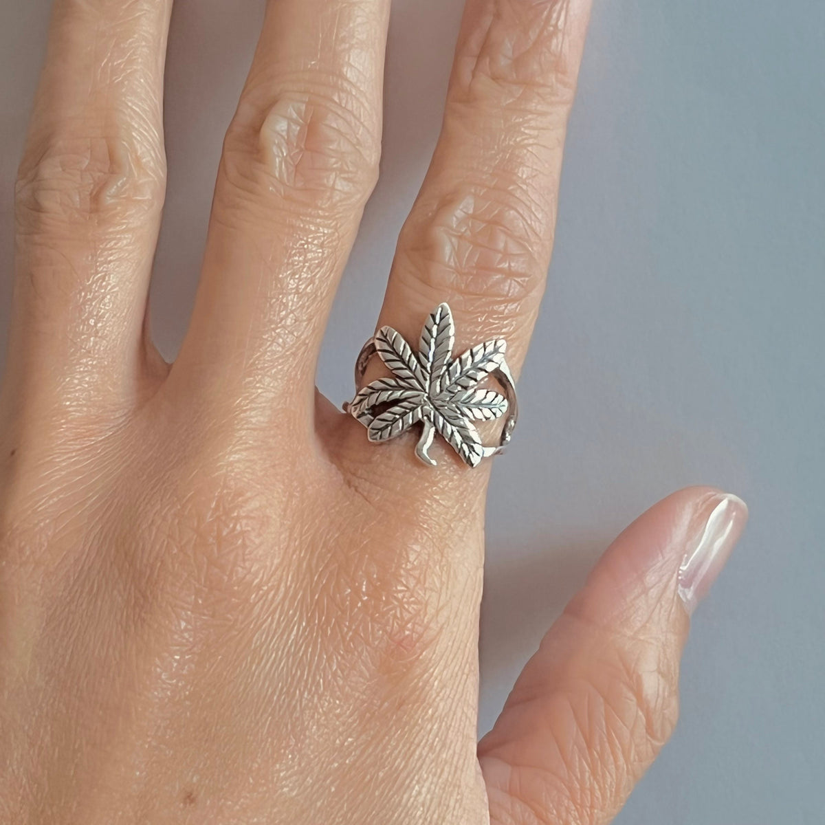 Sterling silver large marijuana Ring, cannabis leaf ring, promise ring, weed leaf ring, silver ring, marijuana ring, cannabis silver ring