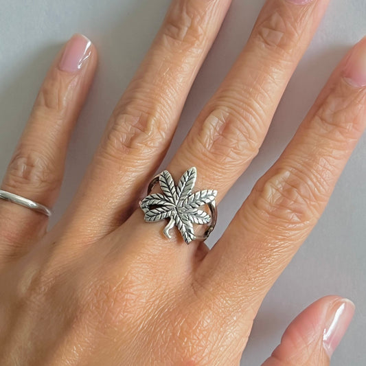 Sterling silver large marijuana Ring, cannabis leaf ring, promise ring, weed leaf ring, silver ring, marijuana ring, cannabis silver ring