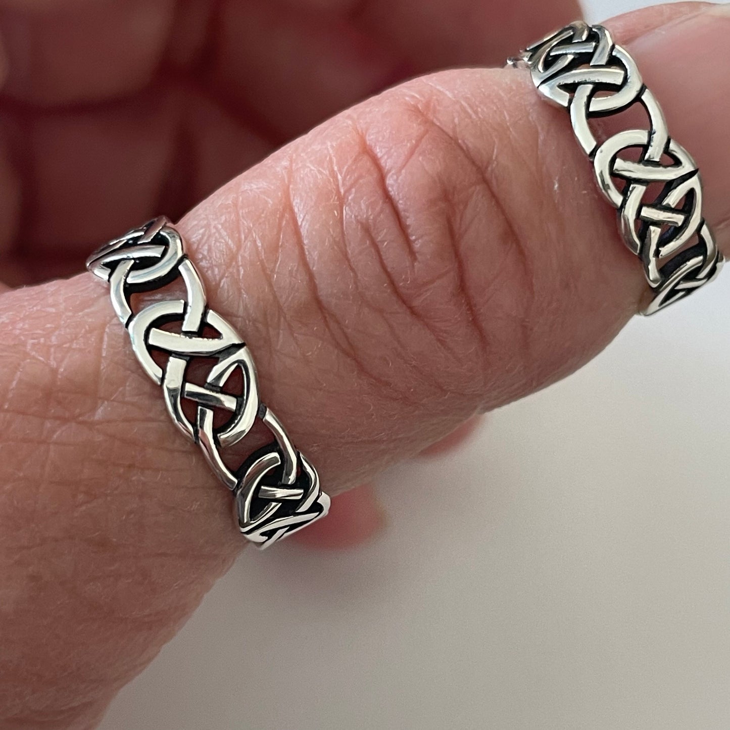 Sterling Silver Eternity Celtic Band, Promise Band, Trinity Ring, Stackable Ring, Celtic Silver Ring, Silver Knot Ring, Celtic Ring