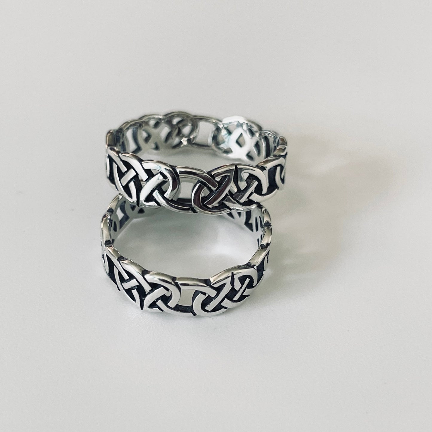 Sterling Silver Eternity Celtic Band, Promise Band, Trinity Ring, Stackable Ring, Celtic Silver Ring, Silver Knot Ring, Celtic Ring