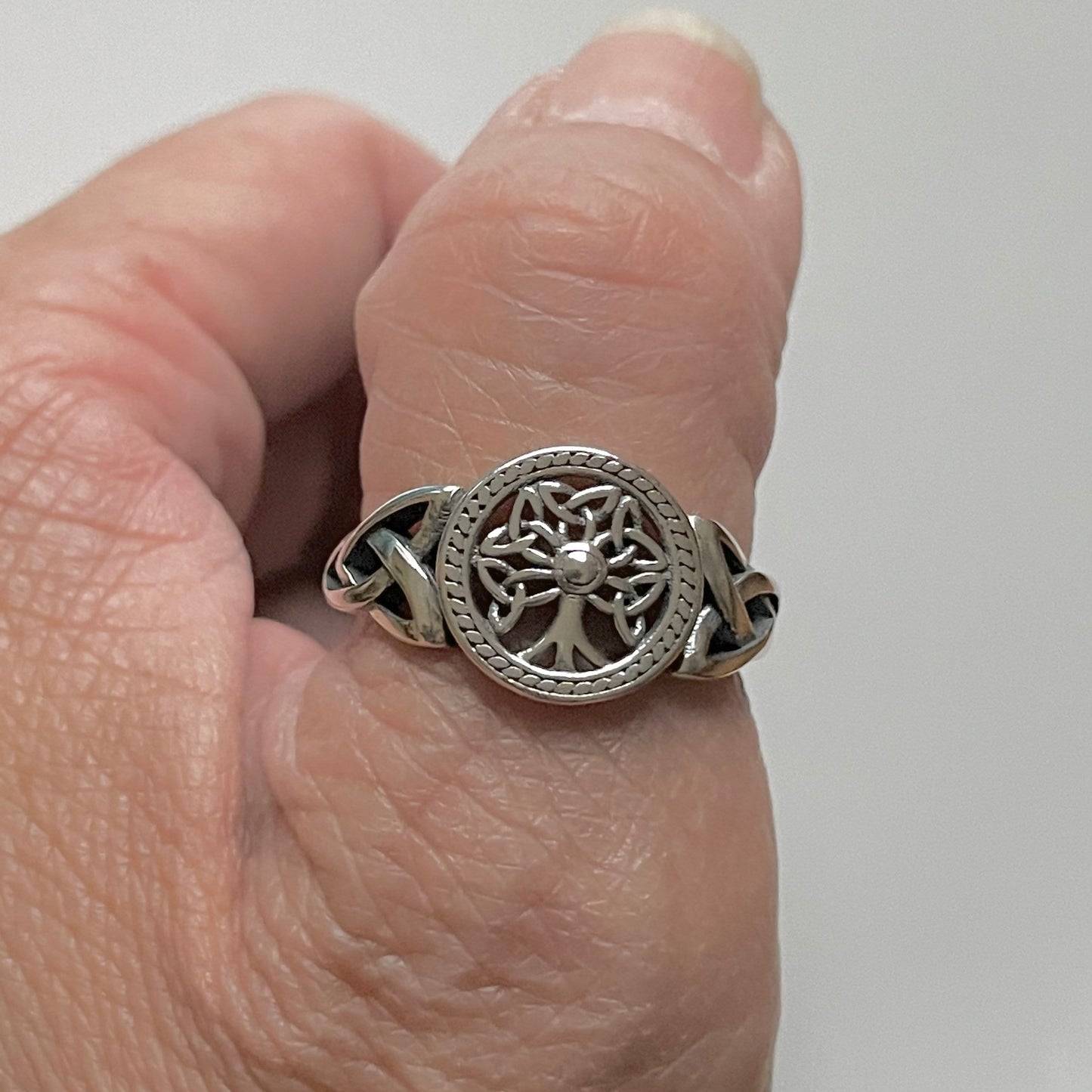 Sterling Silver Tree of Life Ring, Celtic Triquetras Family Tree Ring, Silver Celtic Ring, Triquetras Tree of Life Ring, Promise Tree Ring.