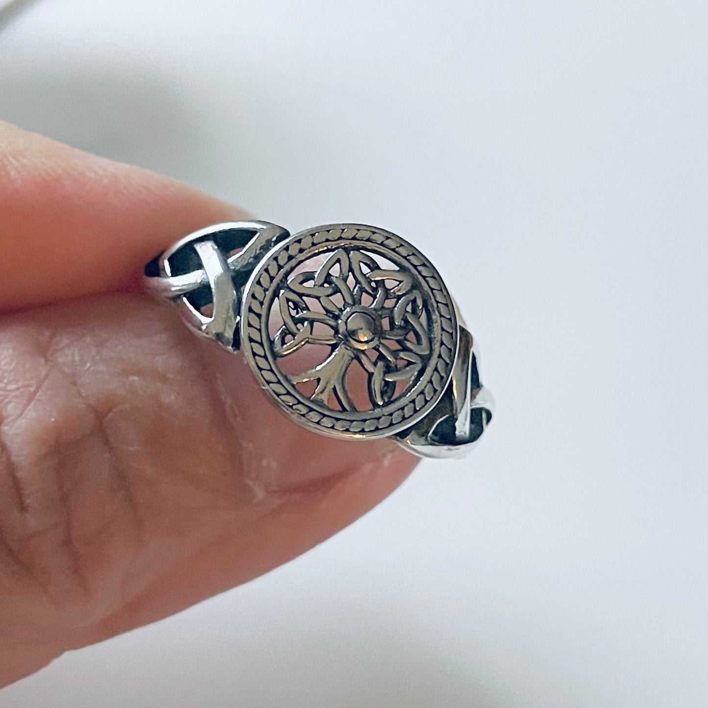 Sterling Silver Tree of Life Ring, Celtic Triquetras Family Tree Ring, Silver Celtic Ring, Triquetras Tree of Life Ring, Promise Tree Ring.