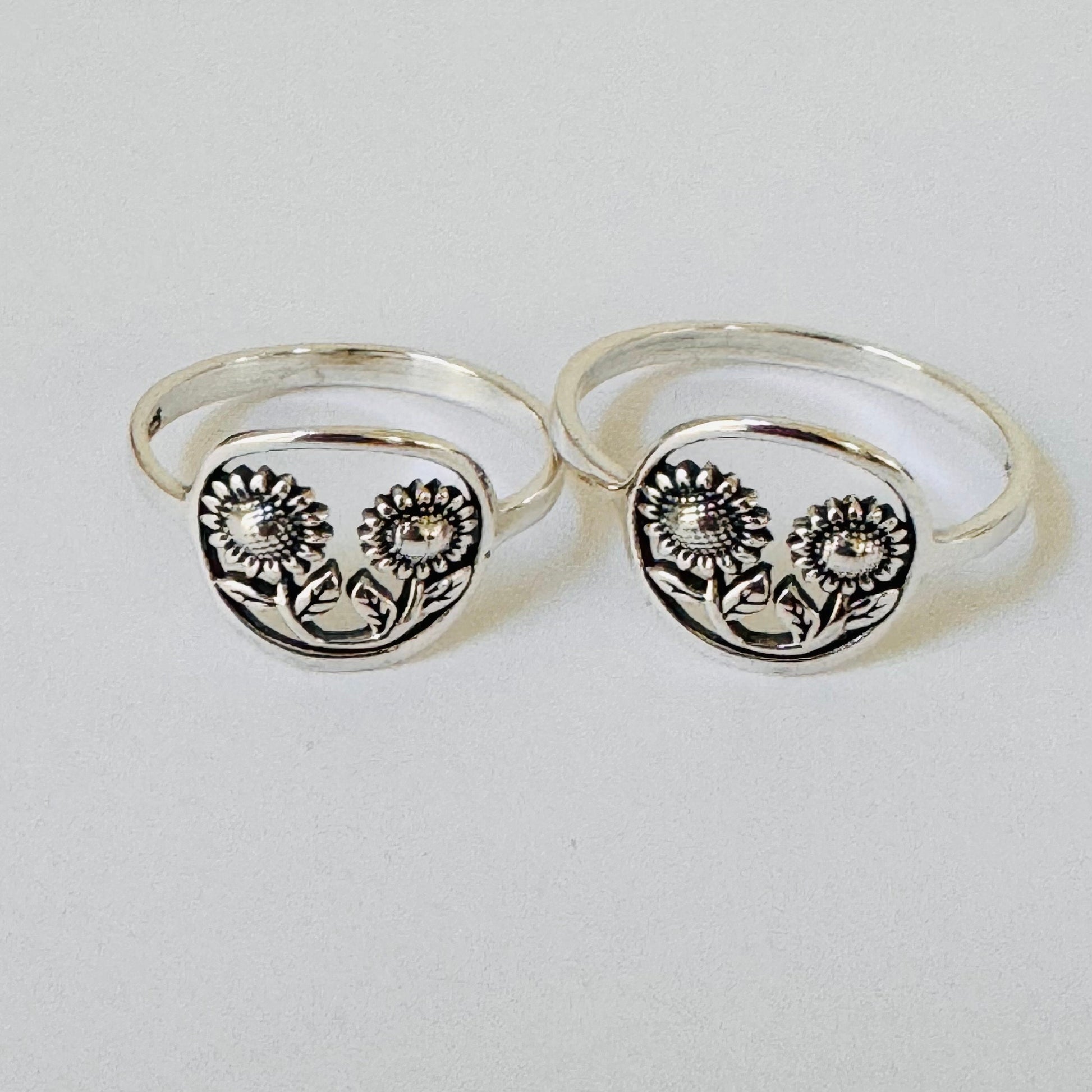 Small Sunflowers Sterling Silver Ring, Silver Flower Ring, Silver Sunflowers Ring, Dainty Ring, Silver Floral Ring, Promise Sunflowers Ring